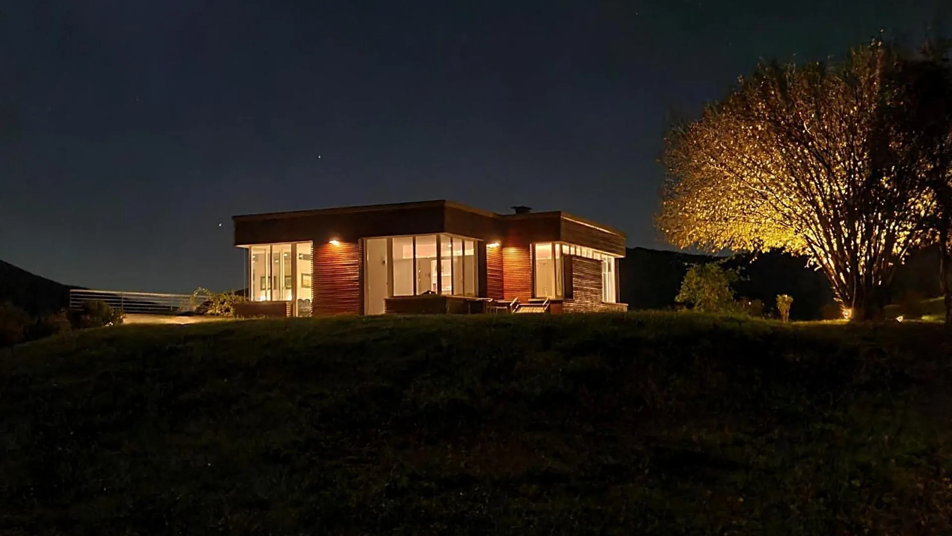 Villa Intelvi contacts